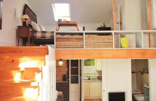 Santa Isabel Apartment | Central Lisbon Charming Loft