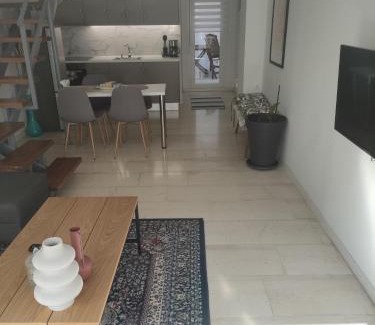 Volos City Centre Apartment | Central Maisonette