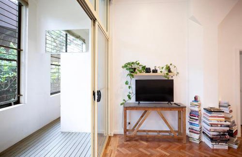 Woolloomooloo Apartment | Central New York Style Warehouse