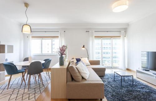 Parque das Nacoes Apartment | Central Orient Residence - Modern, spacious and sunny! By the river!
