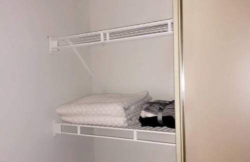 Peachtree Heights West Apartment | Central Quiet Spacious Comfort Luxury Getaway!