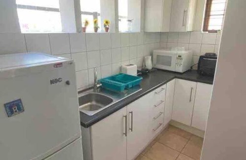 Greater Johannesburg Metropolitan Area Apartment | Central suburban suite in the heart of Joburg