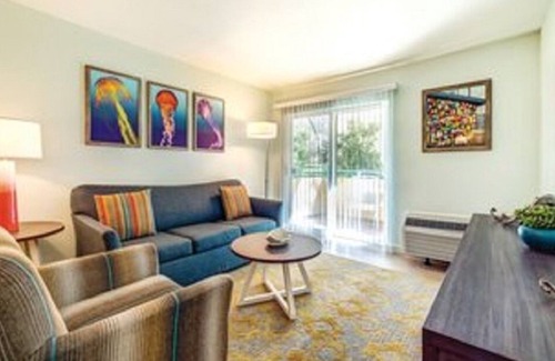 Mission Valley Resort | Central to many attractions and sights!