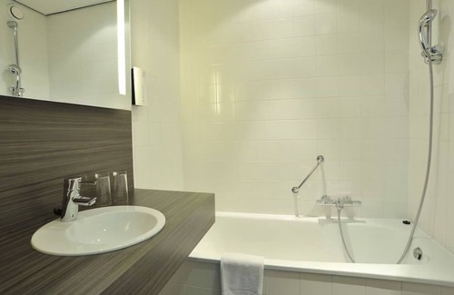 Weert Hotel | Central Weert Comfort with On-Site Dining, Free Parking & Easy Train Access