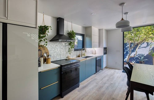 Mar Vista House | Centrally Located Brand-New 2 Bedroom Home in Los Angeles