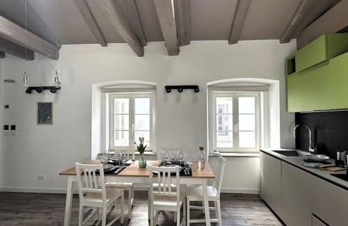Trieste Old Town Apartment | Centro Mazzini 9