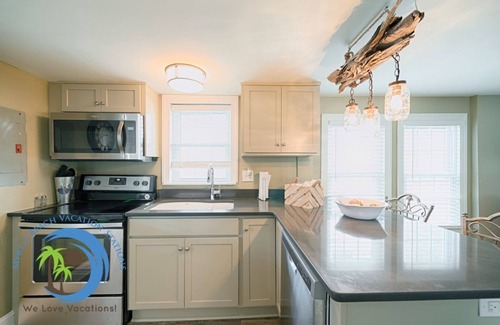 Cherry Grove Beach Condo | CG Cottage Down