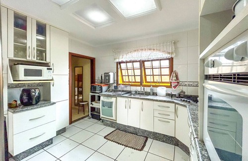 Jardim Colonial House | Chácara elegante com piscina e lazer em Atibaia/SP