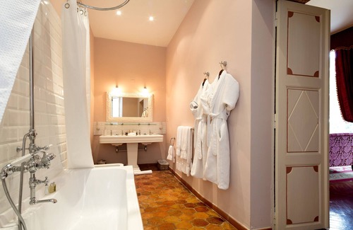 Saint-Christophe-des-Bardes Bed & Breakfast | Château Fombrauge - Bernard Magrez Luxury Wine Experience