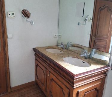 Alby-sur-Cheran Apartment | Château de Montpon - 8 pers - Family et Kids Friendly