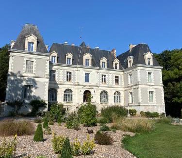 Saint-Bohaire Bed & Breakfast | Château de Saint-Bohaire