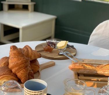 Saint-Genies-des-Mourgues Bed & Breakfast | Château Sainte Colombe