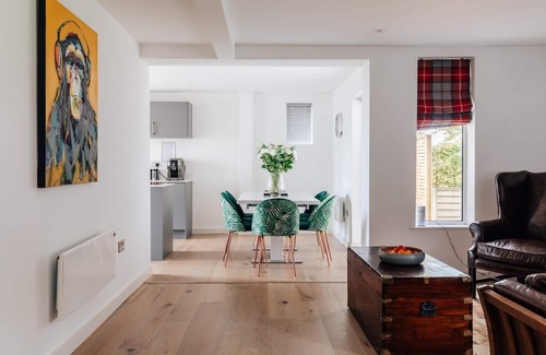 Bath Apartment | CH Apt 2 2bed in Bath