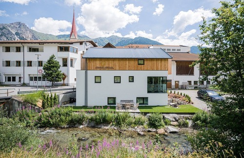 St. Valentin auf der Haide Ski Chalet | Chalet 'Chalet Ortles' with Lake View, Private Terrace and Wi-Fi