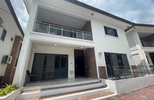 Clark Condo | Charming 4-bedroom condo with AC in Clark Special Economic Zone