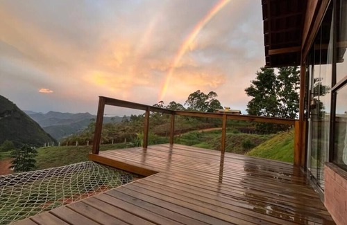 Santa Teresa Ski Chalet | Chalé Aconchegante no Circuito Caravaggio com Hidromassagem Vista das Montanhas