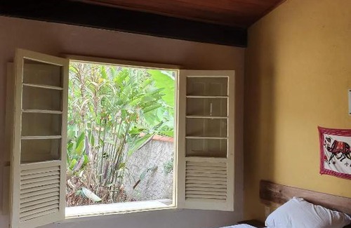Sao Sebastiao das Aguas Claras Cabin | "Chalé Balines Oroboro" 1 - Casa com jardim de 150 m e cozinha completa em Macacos