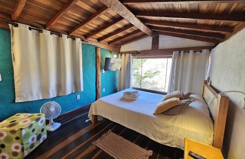 Carrancas House | Chalé Mata Virgem - 1km do centro, ao lado de várias cachoeiras, com cozinha completa e conforto para até 6 pessoas