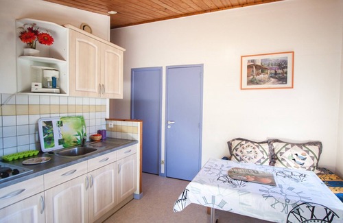 Montreal Ski Chalet | CHALET 1 - Terrace, garden furniture, beautiful view, swimming pool, summer entertainment