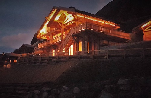 Beaufort Ski Chalet | Chalet 5 bedrooms, 4 bathrooms, jacuzzi, sauna, home cinema, duble fireplace
