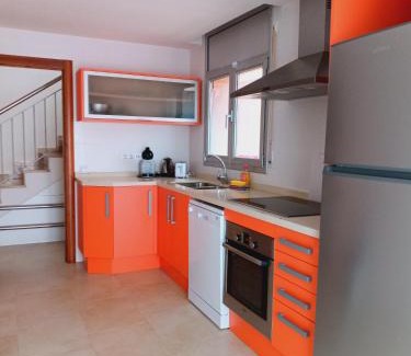 Reus House | Chalet amplio con Jardín y zona barbacoa.
