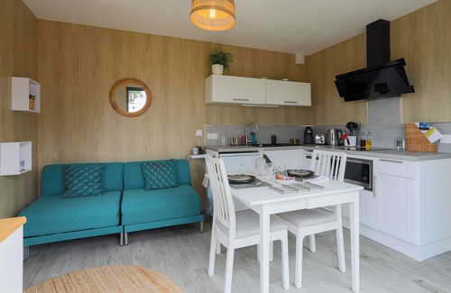 Trebeurden Ski Chalet | Chalet 'An Ti Koad Spa Privatif 800m Plage' with Private Terrace, Private Garden and Wi-Fi