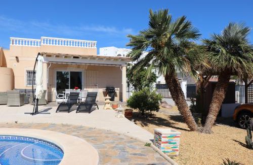 Pulpi Apartment | Chalet Athos, Ferienwohnung mit Pool,Dachterasse, Meer und Bergblick in San Juan de los Terreros