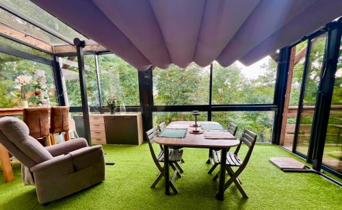 Brennes Bed & Breakfast | Chalet avec recharge électrique !