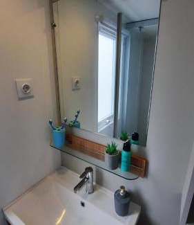 Lauwersoog Ski Chalet | Chalet Aventura 1-6 pers- 3 slaapk- 2 badk- Berging- Inchecken al vanaf 13 uur