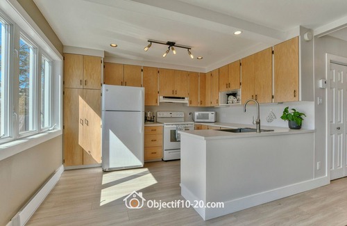 Petit-Lac-Long Ski Chalet | Chalet Douillet sur le Bord du Lac Navigable Papineau