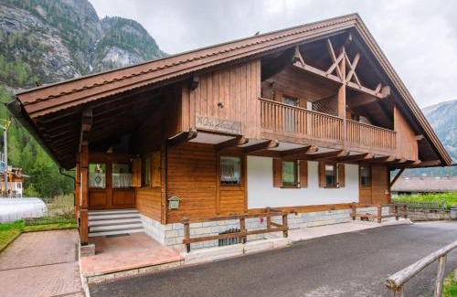 Penia Ski Chalet | Chalet Cesa Galadriel-3 by Interhome