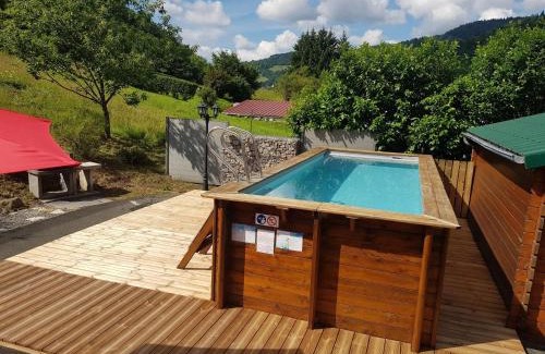 Cornimont Ski Chalet | Chalet chaleureux à Cornimont avec piscine privée