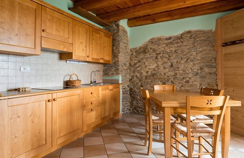 Marmora Ski Chalet | Chalet 'Civico 12' with Mountain View, Shared Garden and Wi-Fi