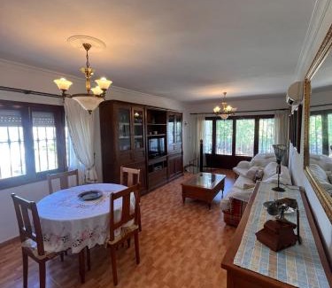 Sanlucar la Mayor House | Chalet con piscina privada