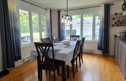 Saint-Andre-Avellin Ski Chalet | Chalet Cozy au Lac Bélisle