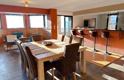 Eyne 2600 Ski Chalet | CHALET DE LA COULEE - Chalet de grand standing avec spa offrant une vue sur la vallée