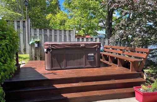 Lac-Drolet Ski Chalet | Chalet du lac à la montagne - Lake and spa