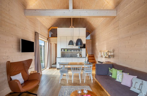 Mulverstedt Ski Chalet | Chalet 'Hainichhöfe 2' with Shared Terrace and Shared Garden