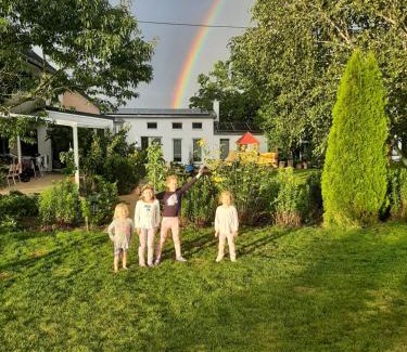 Keidelheim Apartment | Chalet im Spiel- und Obstgarten