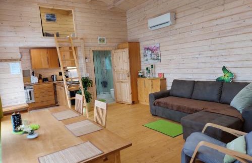 Keidelheim Apartment | Chalet im Spiel- und Obstgarten