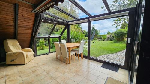 Blankenheim Apartment | Chalet in Freilingen Blankenheim mit Seenähe mitten in der Natur