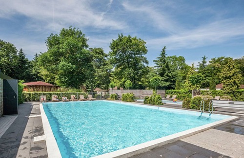 Municipality of Harderwijk Ski Chalet | Chalet in Harderwijk with garden, terrace and shared pool