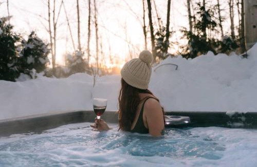 Sainte-Emelie-de-L'Energie Ski Chalet | Chalet Kabana Spa au bord du lac