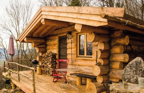 Collonges-sous-Saleve Ski Chalet | Chalet 'La Thuile' with Mountain View, Wi-Fi and Air Conditioning