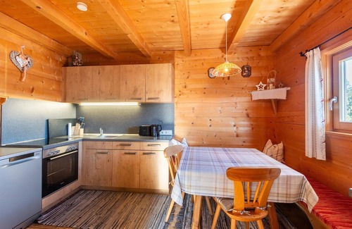 Hippach Ski Chalet | Chalet Nase at 1700m in the Zillertal