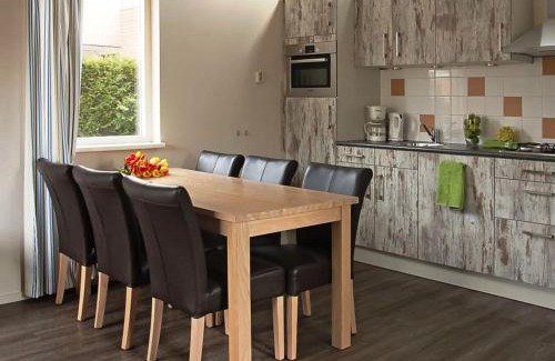 Suameer House | Chalet near Prinses Margriet Canal
