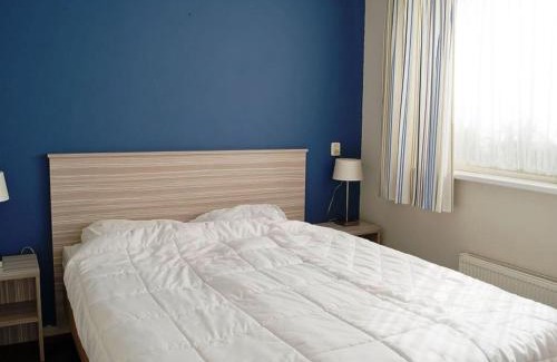 Suameer House | Chalet near Prinses Margriet Canal