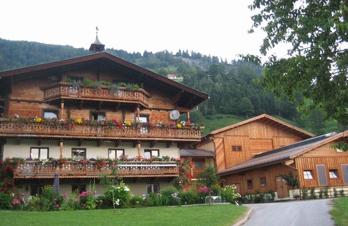 Taxenbach House | Chalet 'Oberbründlingchalet' with Mountain View, Private Terrace and Wi-Fi