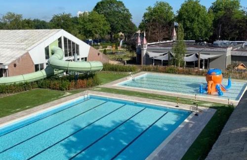 Kaatsheuvel House | Chalet Panorama near Efteling - with garden and swimmingpool Europarcs