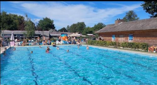 Kaatsheuvel House | Chalet Panorama near Efteling - with garden and swimmingpool Europarcs